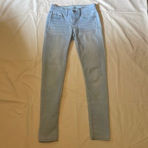 Light wash jeggings size 3